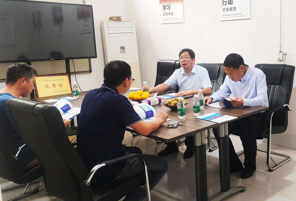 濟(jì)源市超光傳感器系統(tǒng)工程有限公司喜迎市退役軍人事務(wù)局局長(zhǎng)視察